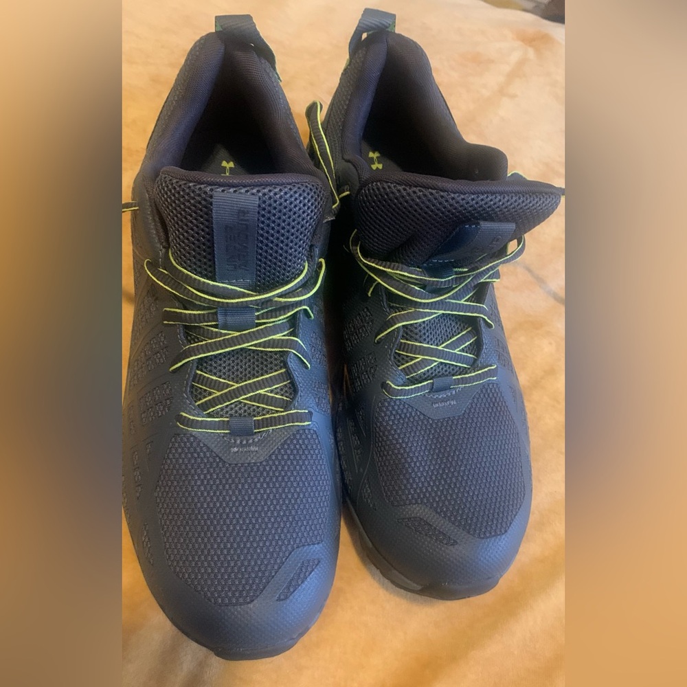 selling my under armour  micro g tactical brand new but not box  olive green